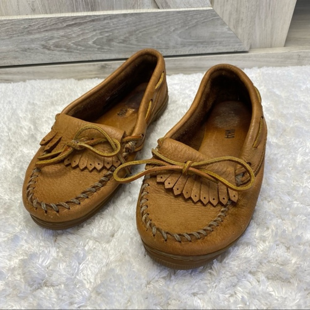 Minnetonka Moosehide 390 Fringed Kilty Moccasins Shoes Size 6.5
